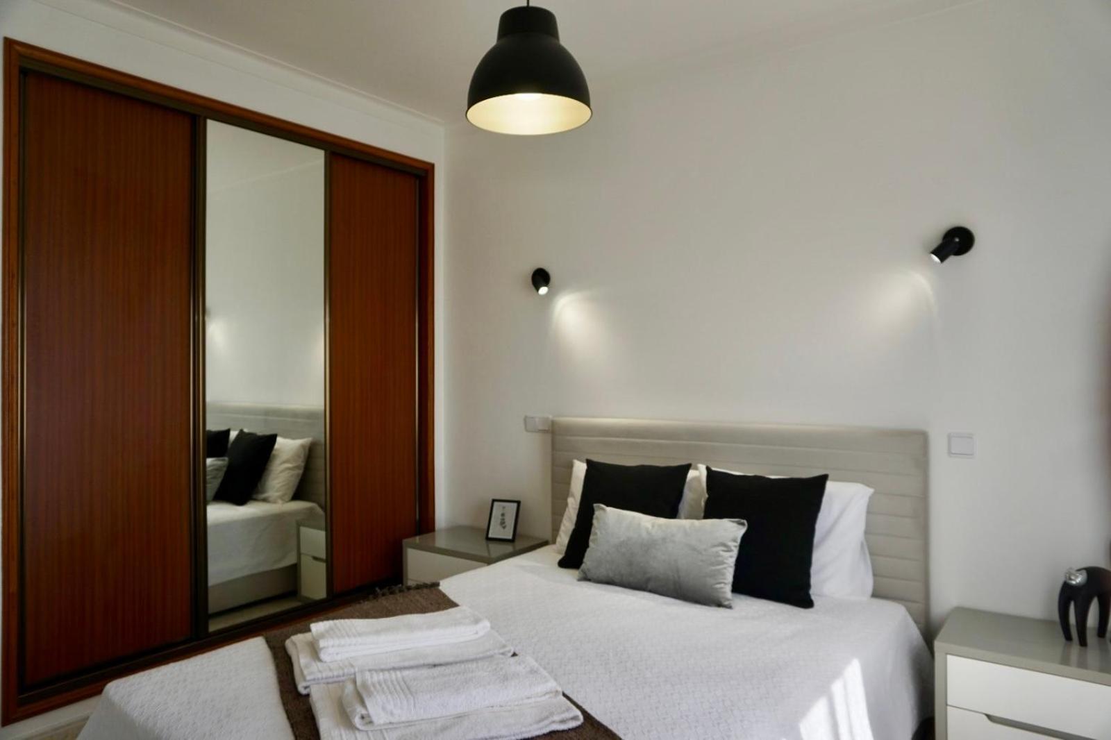 Cozy Alvor Retreat - Sunset Balcony, Wi-Fi & Ac Lejlighed Eksteriør billede